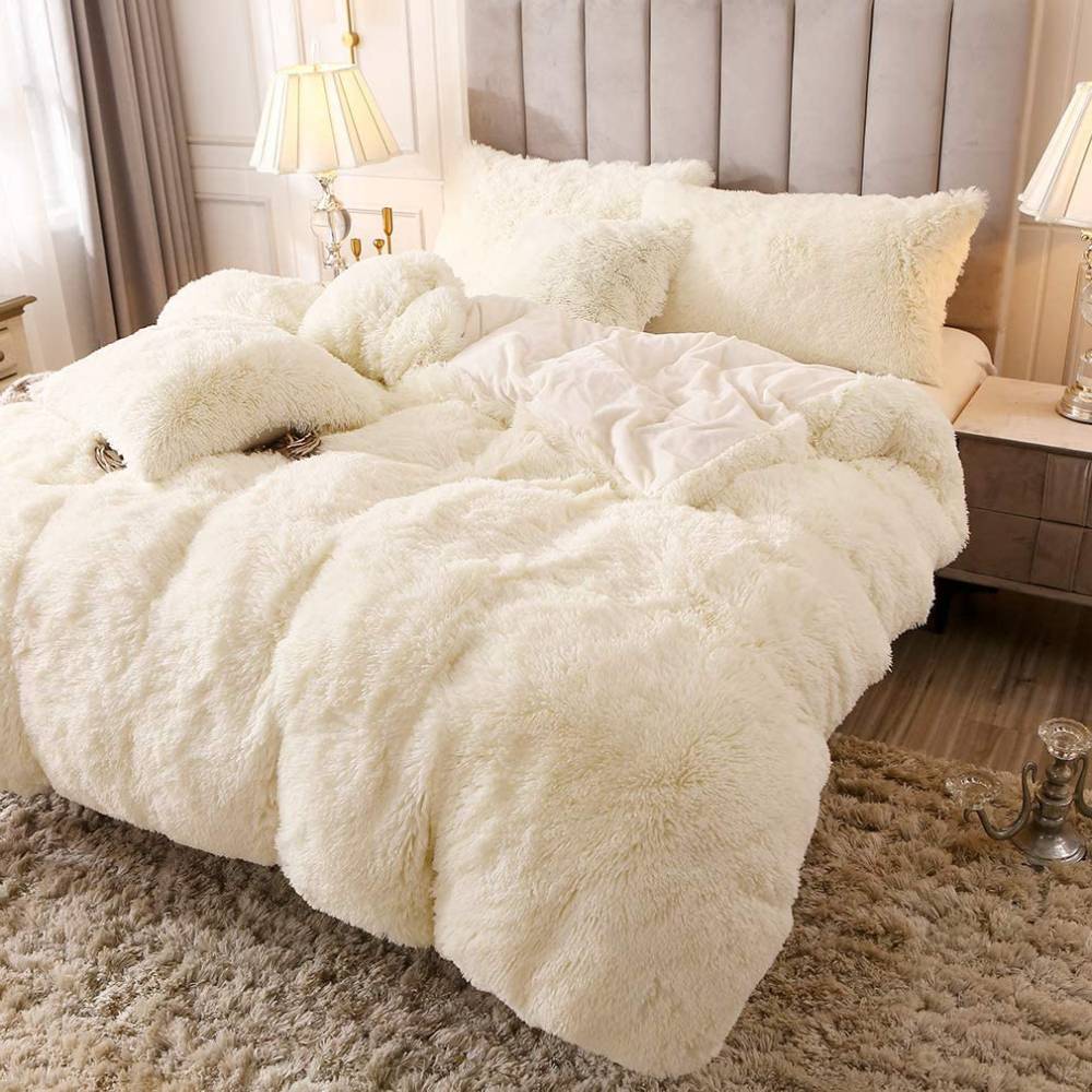 Fluffy Bedding Set: image 3